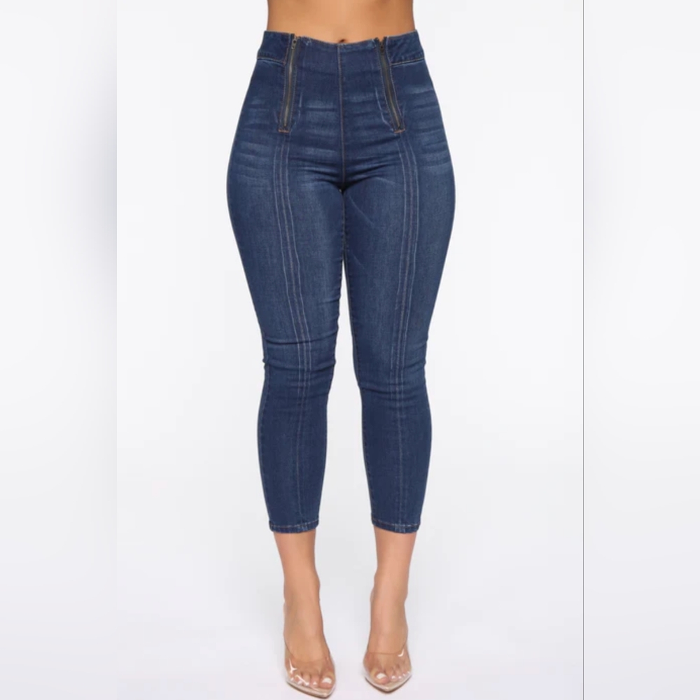 Fashion Nova Cropped Zipper Highwaisted Ankle Jeans, US 5 Blue